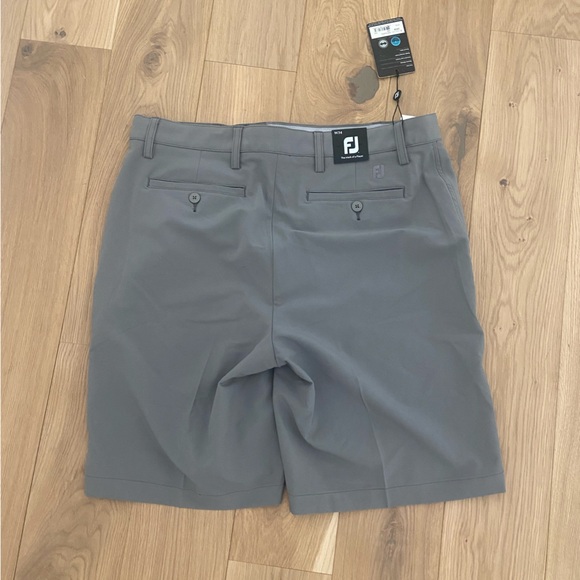 NWT FootJoy Performance Shorts - Size 34 - Picture 4 of 5